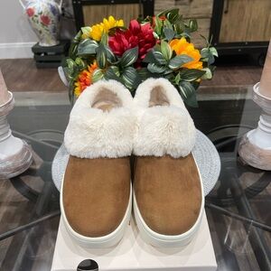 LC Lauren Conrad Brown and Cream Women's Slippers
